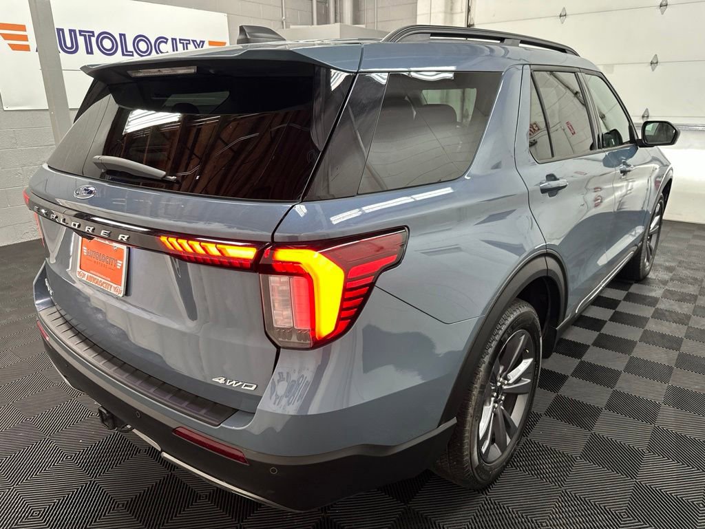 Used 2025 Ford Explorer Active w/ Active Comfort Package AWD/4WD image 10