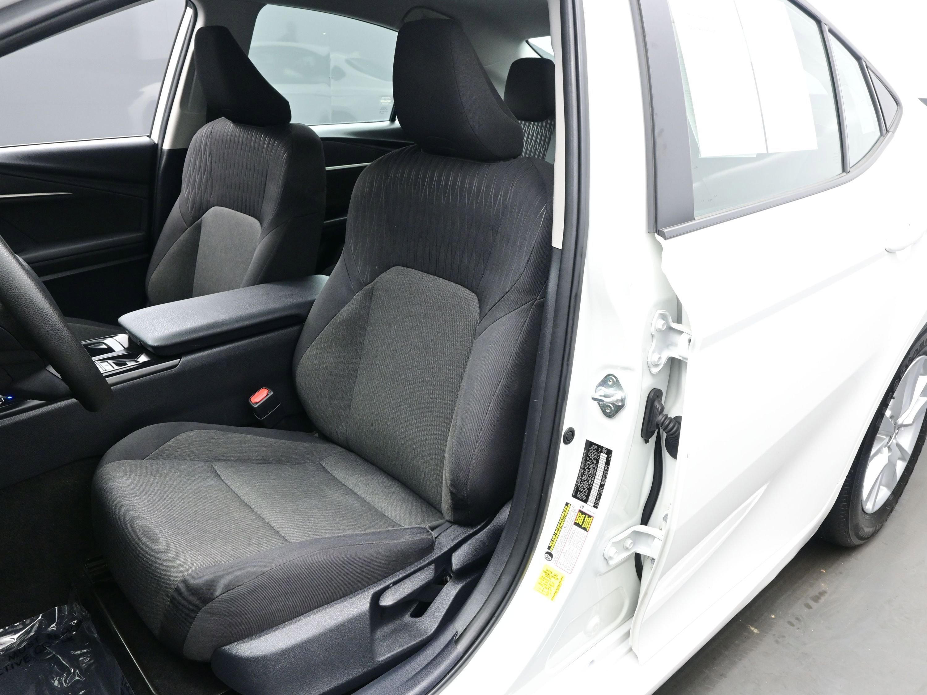 Used 2025 Toyota Camry LE image 11