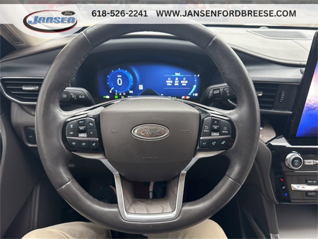 Used 2022 Ford Explorer Platinum w/ Equipment Group 601A image 13