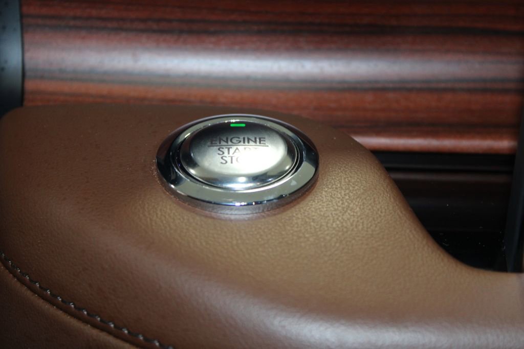 Used 2024 Lincoln Aviator Reserve w/ Equipment Group 201A image 47