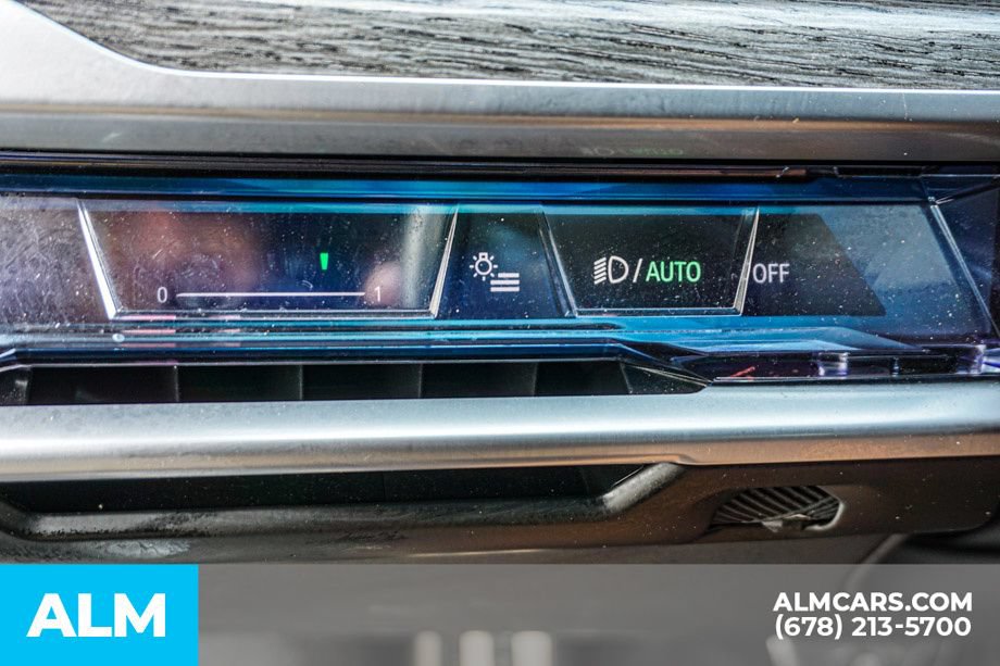 Used 2024 BMW 740i xDrive AWD/4WD image 48