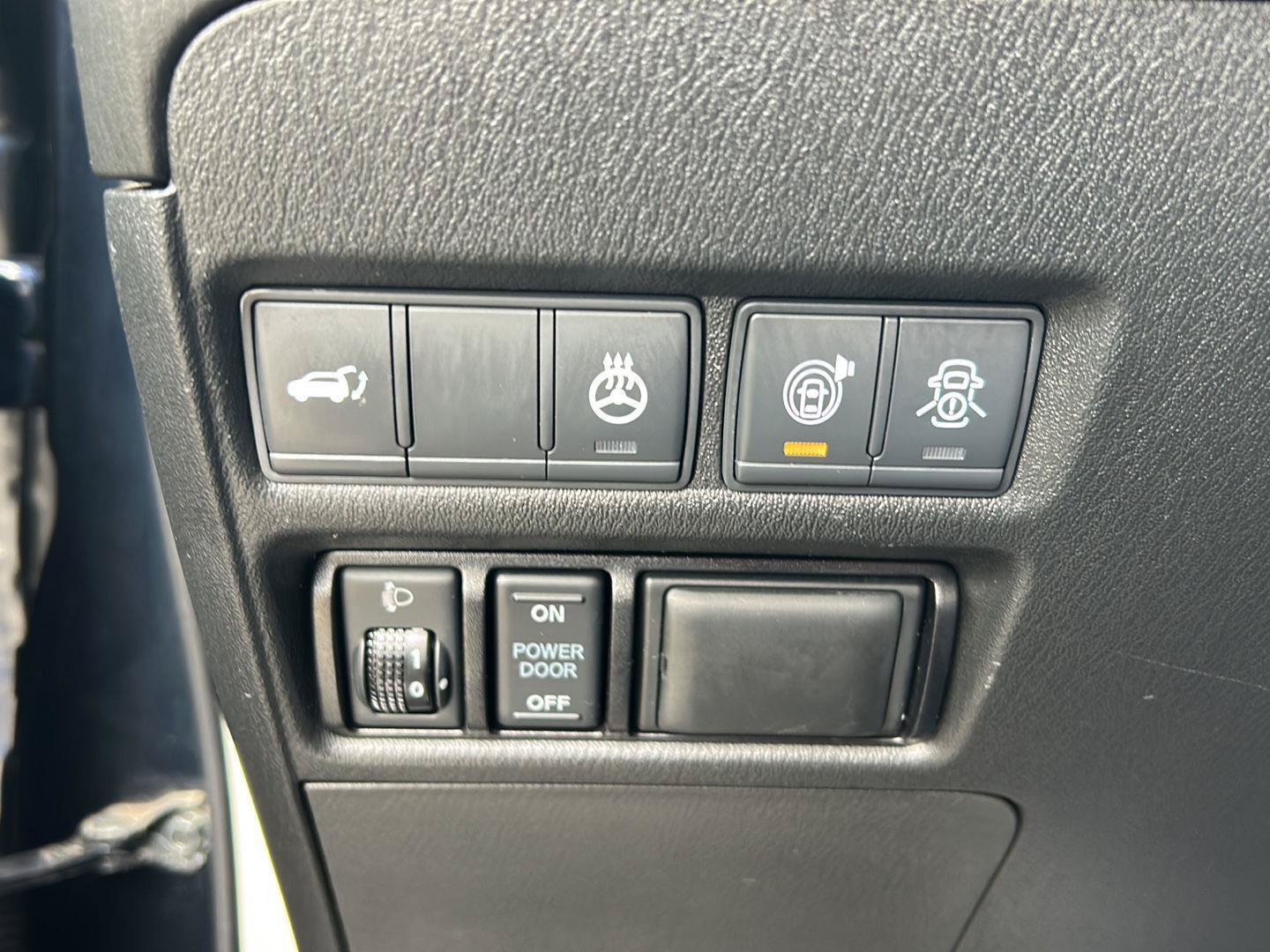 Used 2019 Nissan Armada Platinum w/ Captain's Chairs Package AWD/4WD image 10