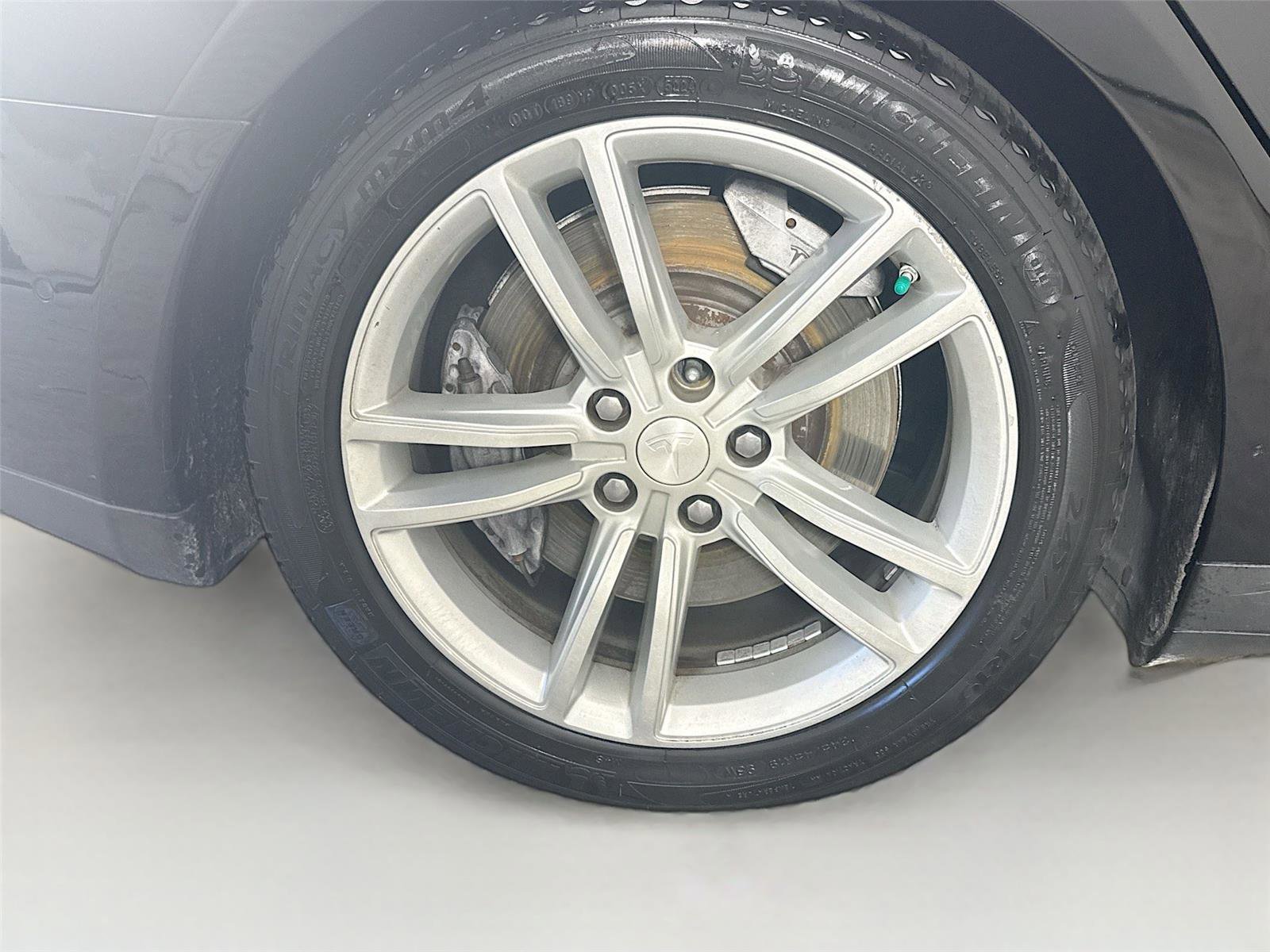 Used 2015 Tesla Model S 85D image 27