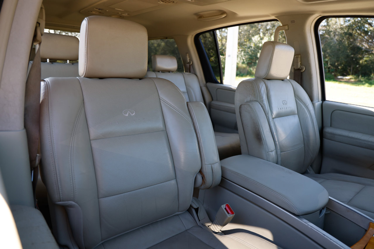 Used 2004 INFINITI QX56 2WD w/ Smart Vision Pkg image 18