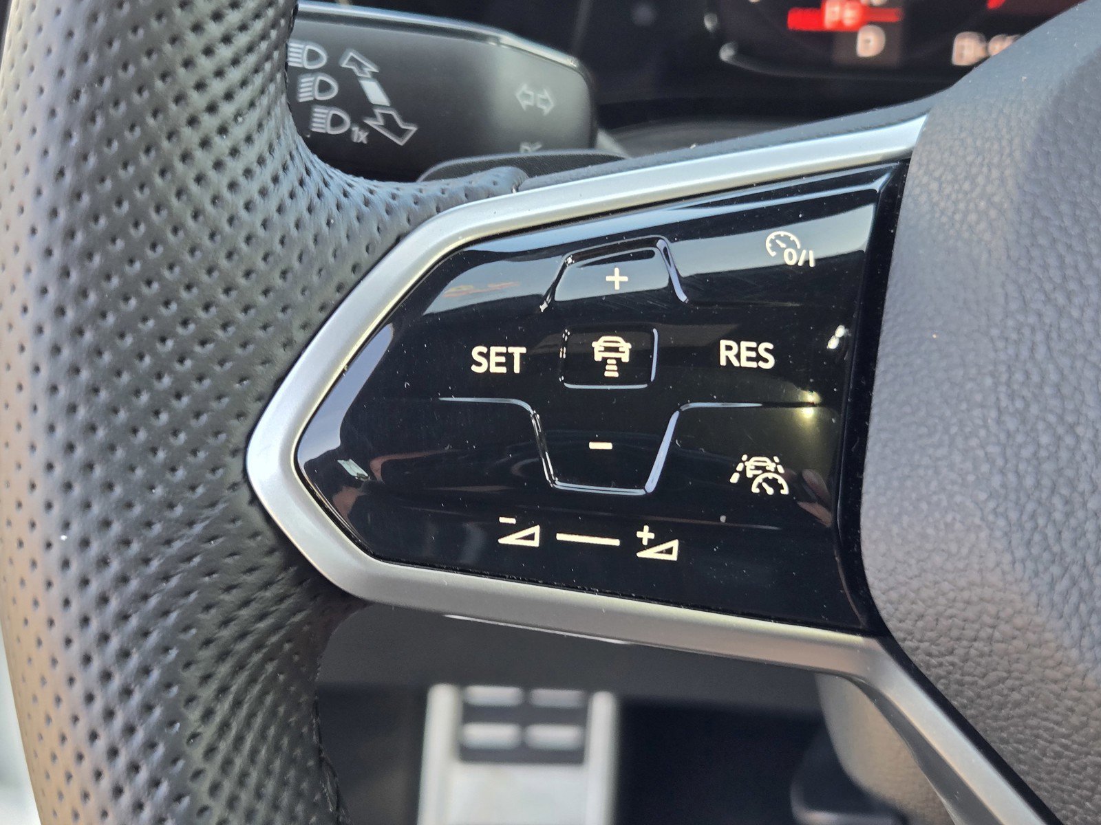 Used 2022 Volkswagen GTI SE w/ SE Leather Package image 24