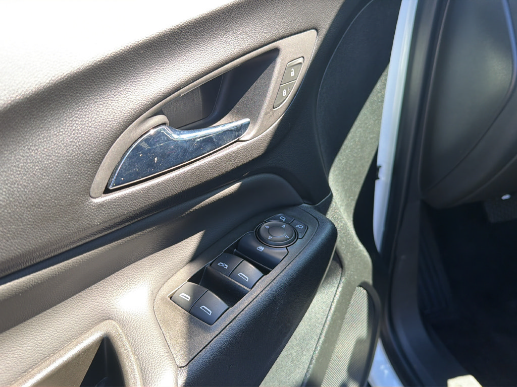 Used 2023 Chevrolet Equinox LT FWD image 20
