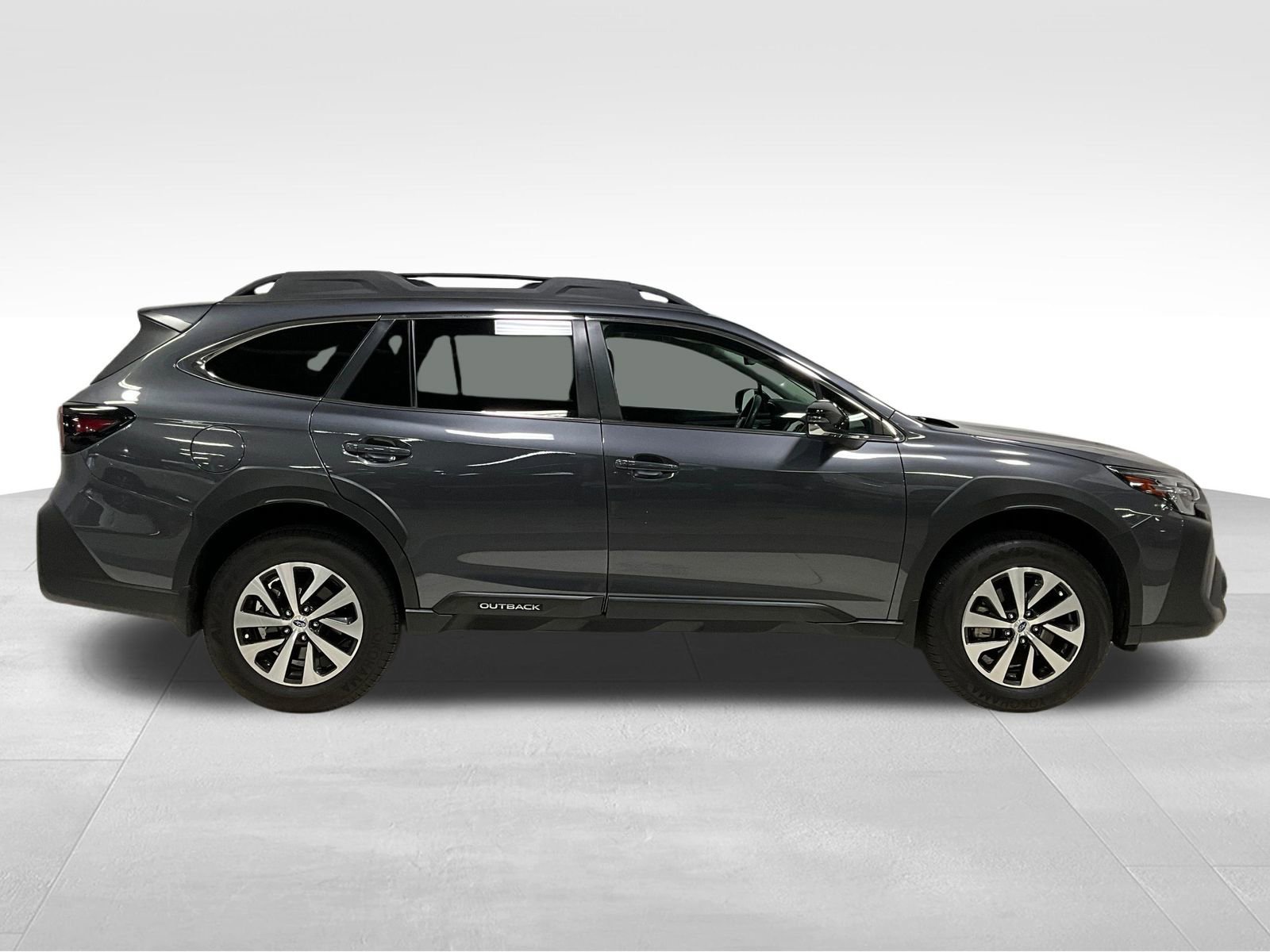 Used 2025 Subaru Outback Premium w/ Popular Package #1A image 3