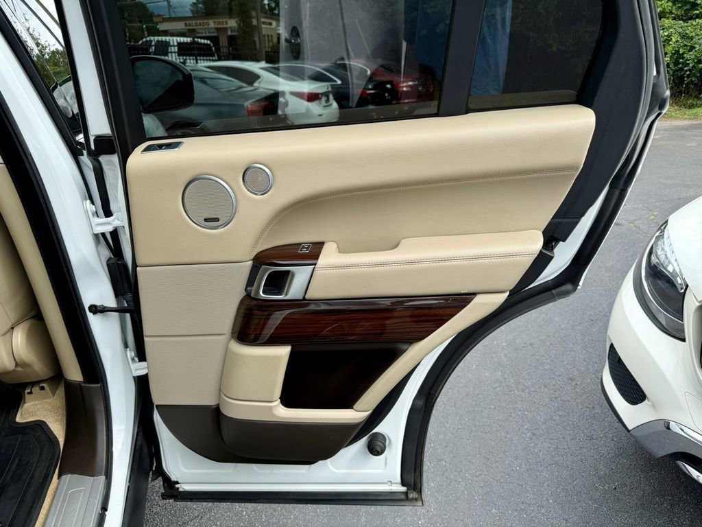 Used 2014 Land Rover Range Rover Supercharged image 26
