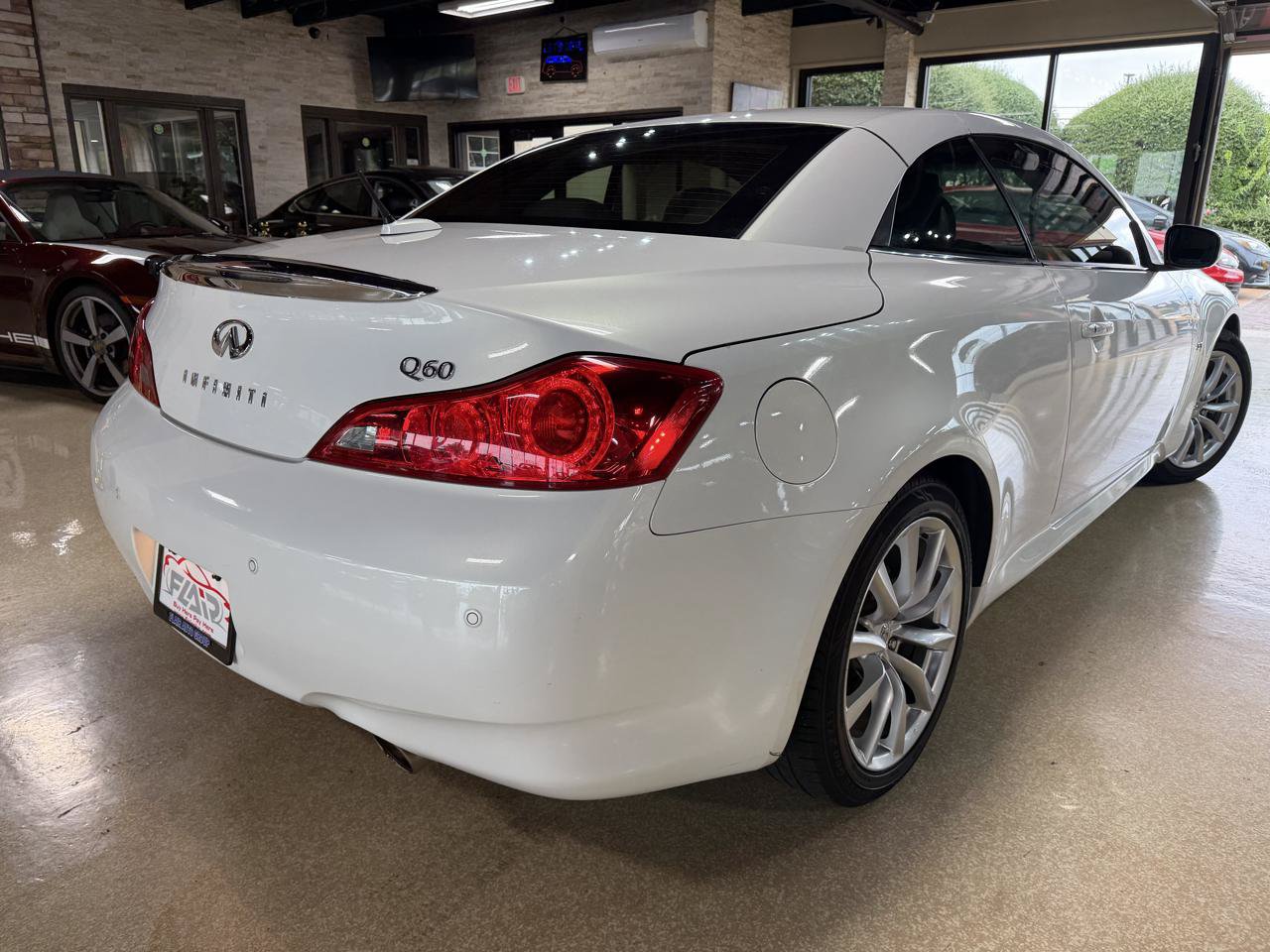 Used 2014 INFINITI Q60 Convertible w/ Premium Package RWD image 9