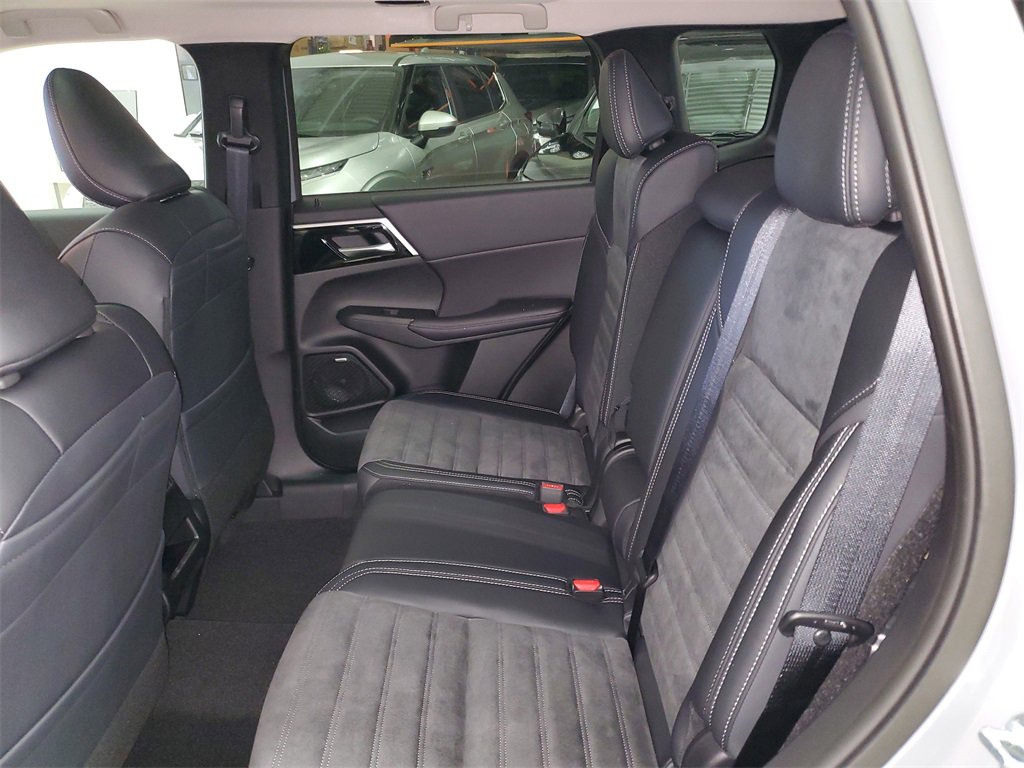 New 2025 Mitsubishi Outlander Trail Edition image 14