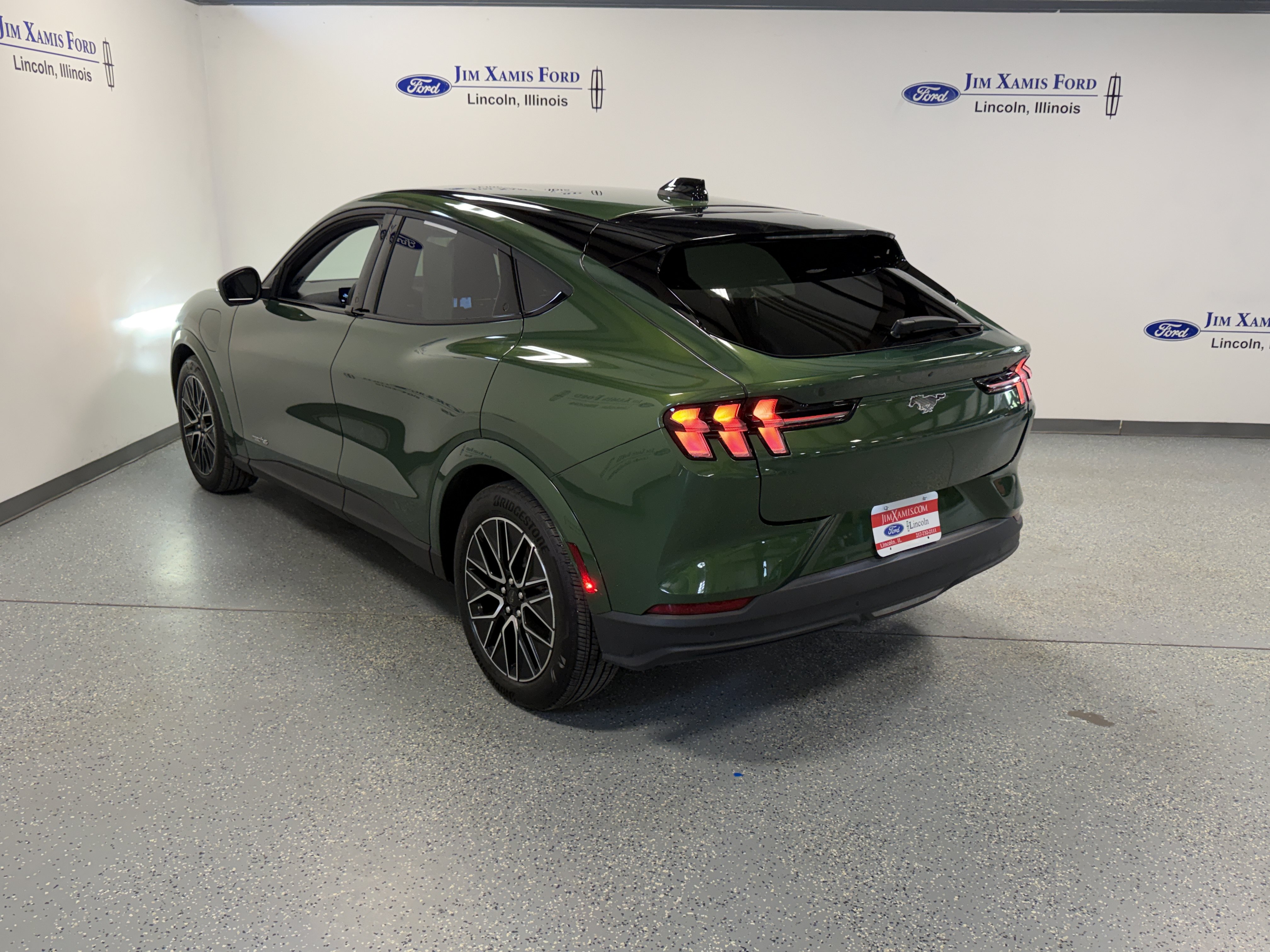 Used 2025 Ford Mustang Mach-E Premium AWD/4WD image 30