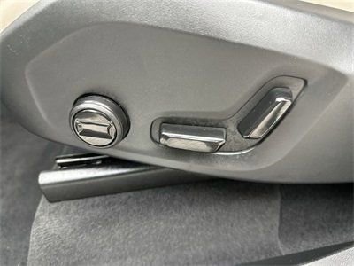 Certified 2025 Volvo XC90 B5 Core w/ Protection Package Premier image 12