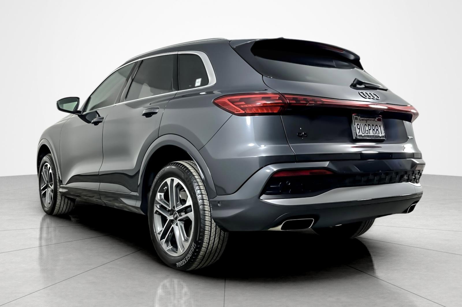 Used 2025 Audi Q5 Premium w/ Convenience Package AWD/4WD image 3
