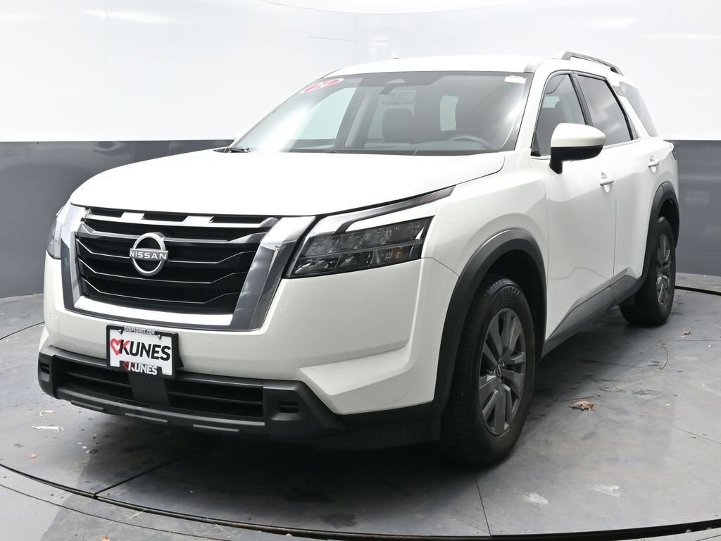 Used 2024 Nissan Pathfinder SV image 8