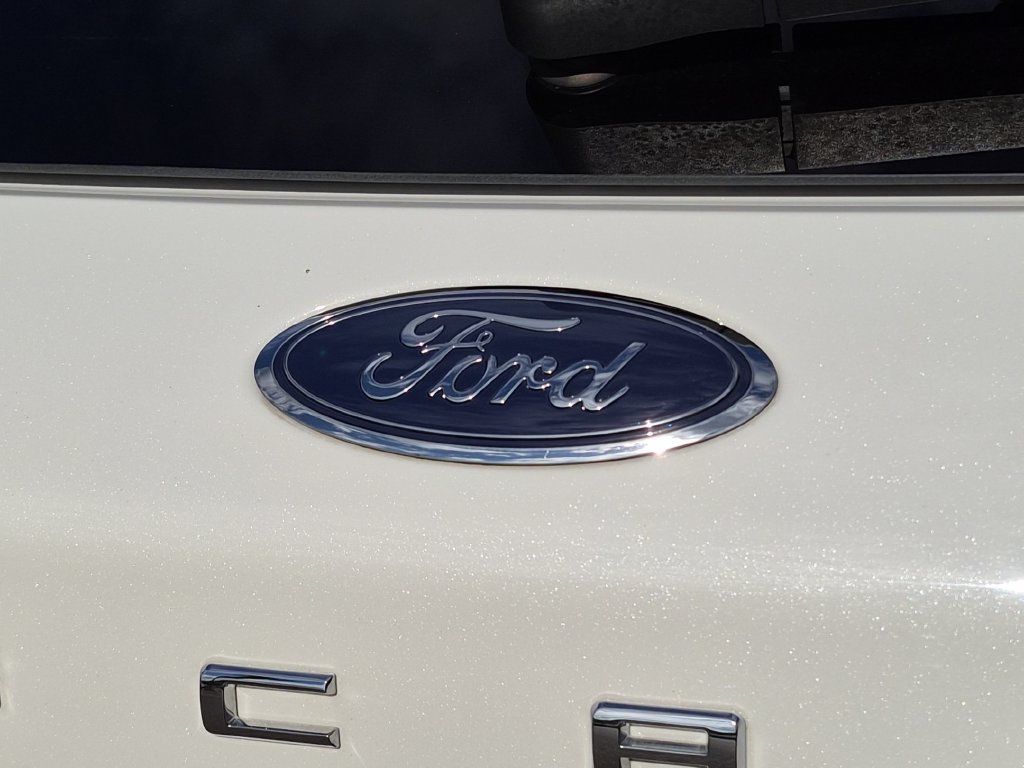 Certified 2023 Ford Escape Platinum w/ Premium Technology Package AWD/4WD image 38