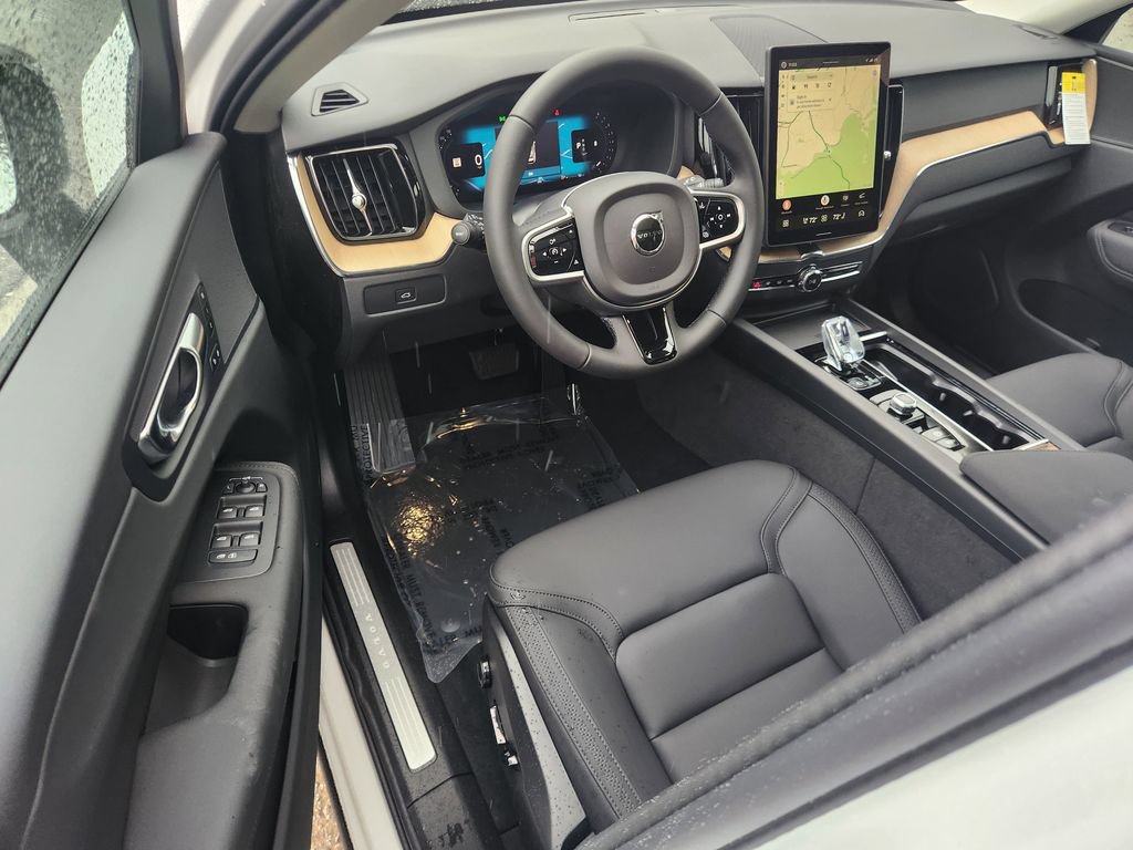 New 2026 Volvo XC60 B5 Core w/ Climate Package AWD/4WD image 15