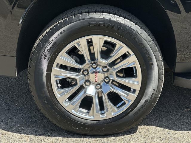 Used 2025 GMC Yukon XL Denali AWD/4WD image 32