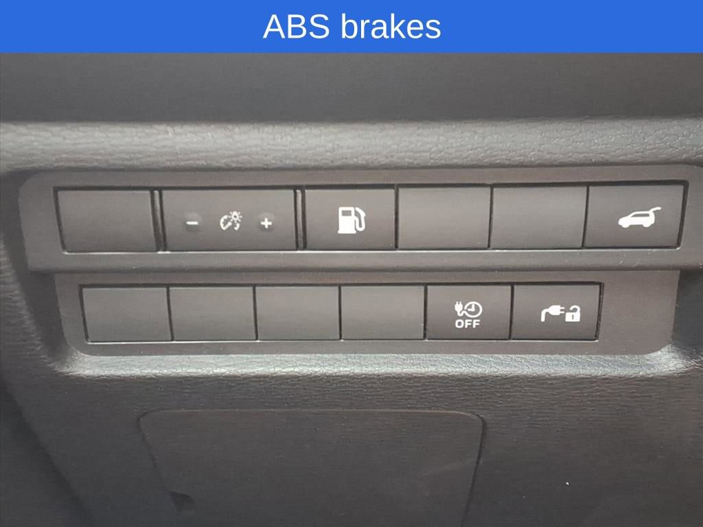 Used 2023 Mitsubishi Outlander SE image 11