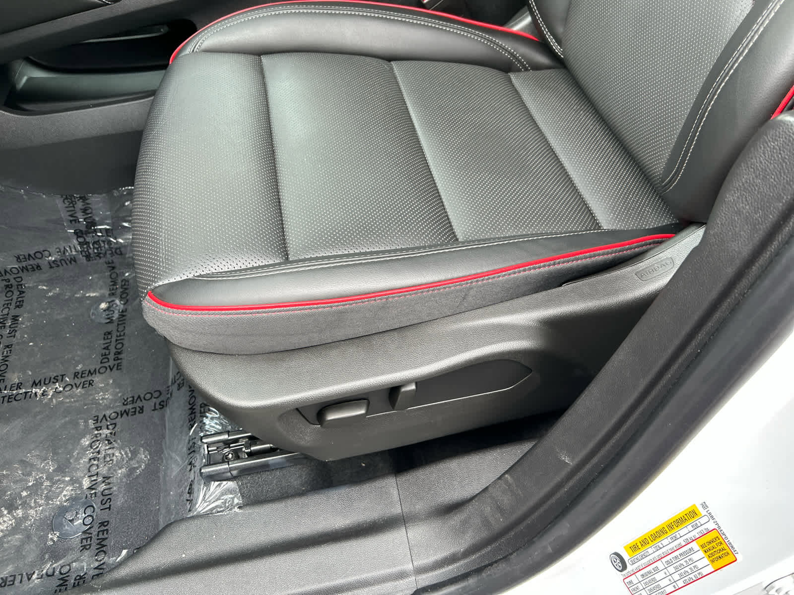 Used 2023 Buick Envision Essence w/ Sport Touring Package image 12