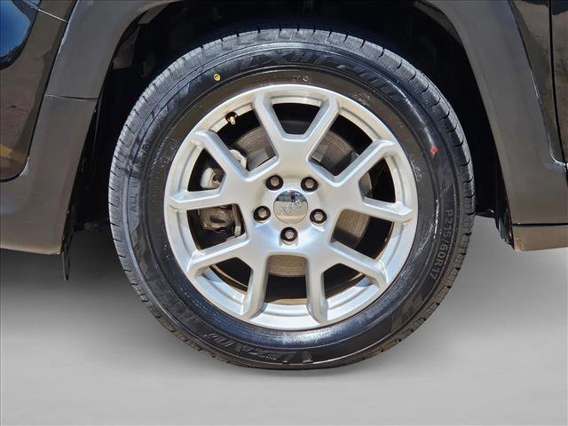 Used 2021 Jeep Renegade Latitude FWD image 22