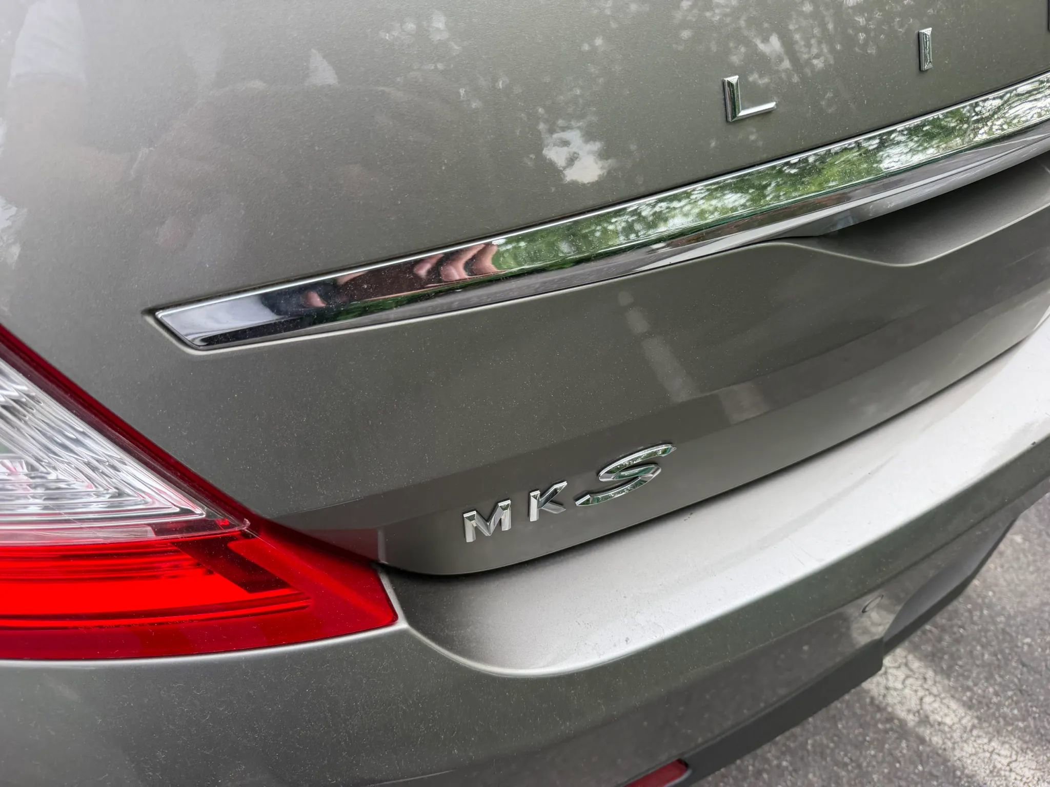 Used 2016 Lincoln MKS AWD w/ Equipment Group 101A image 12