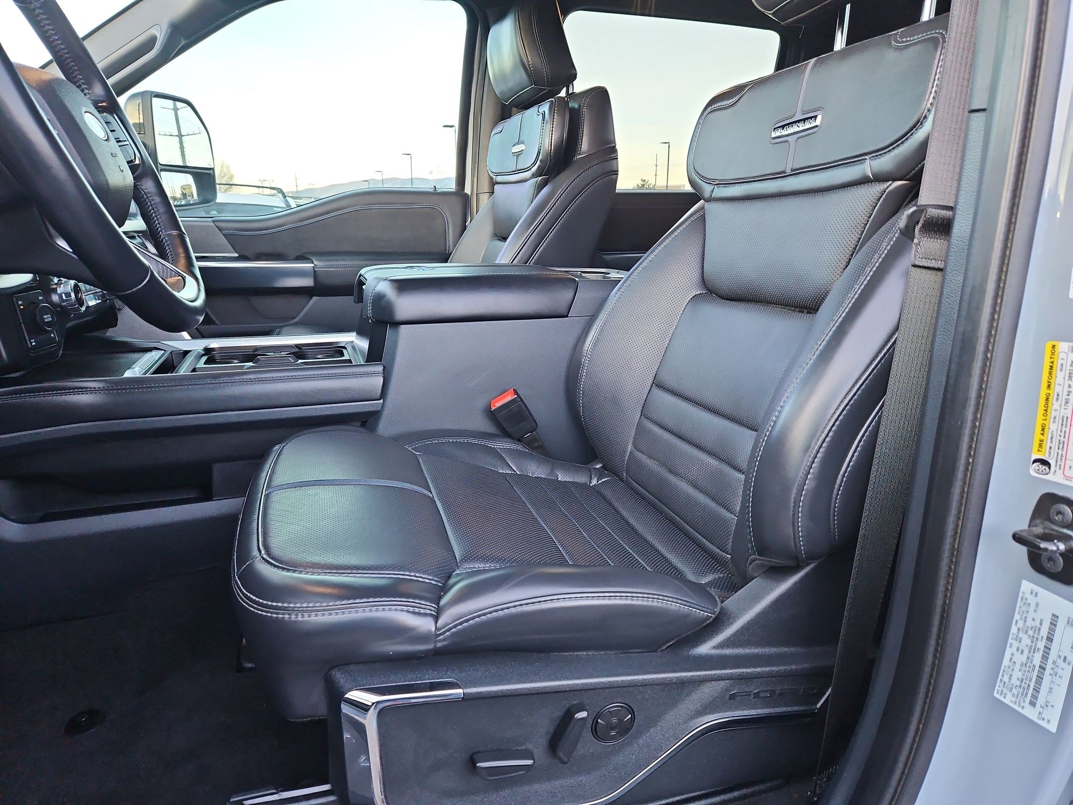 Used 2025 Ford F350 Platinum image 18