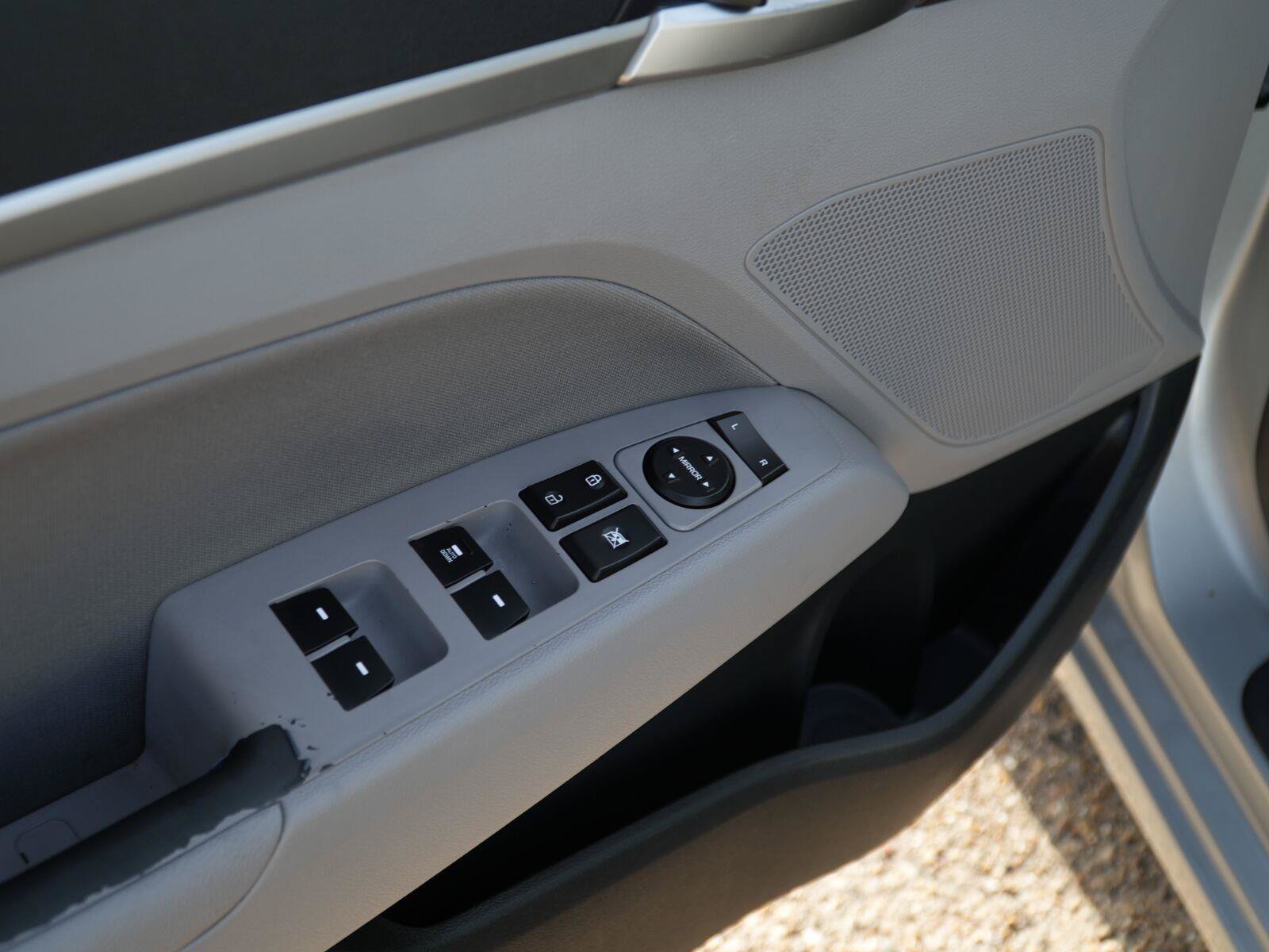 Used 2020 Hyundai Elantra SEL FWD image 5