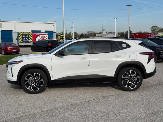 New 2026 Chevrolet Trax RS w/ Sunroof Package FWD image 2