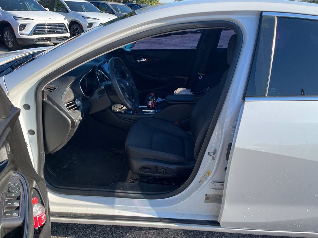 Used 2018 Chevrolet Malibu LT FWD image 6