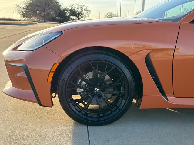 Used 2023 Toyota GR86 10th Anniversary SE image 5