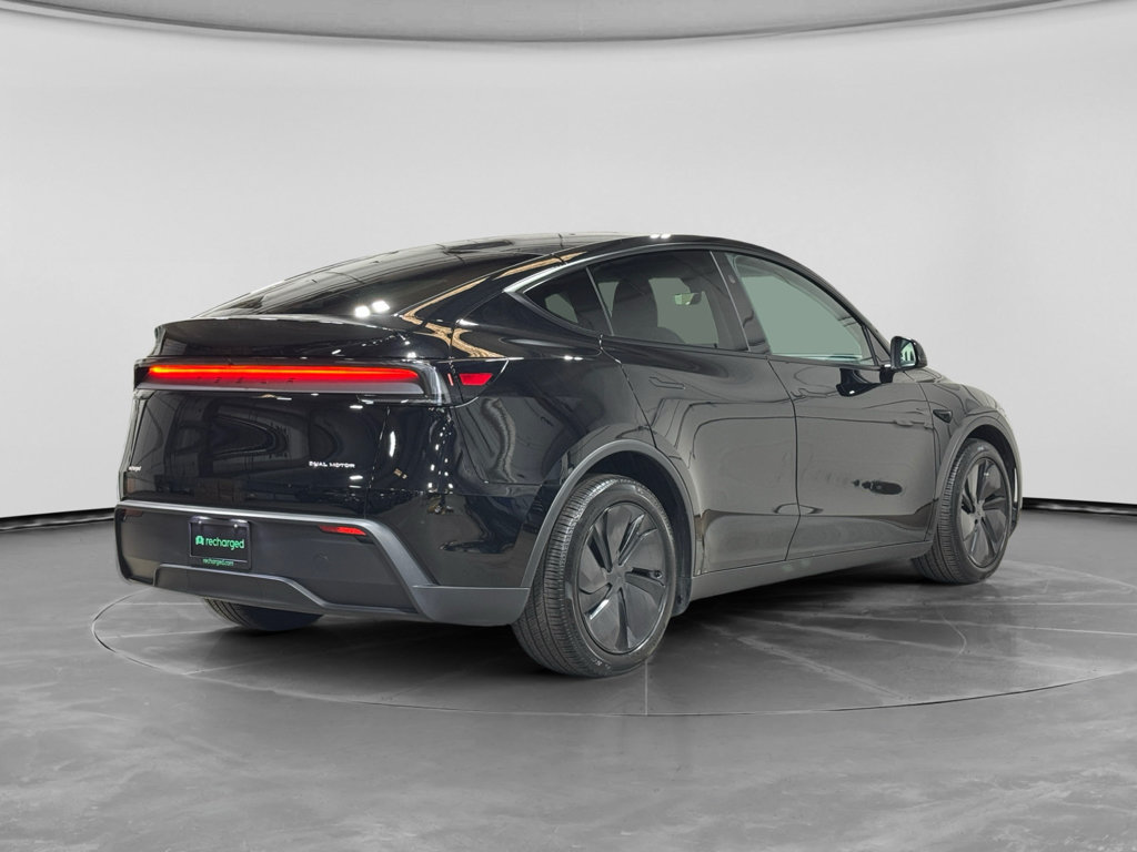 Used 2026 Tesla Model Y Long Range AWD/4WD image 3