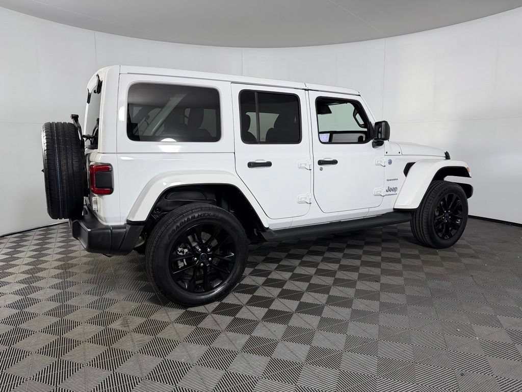 Used 2024 Jeep Wrangler Unlimited Sahara AWD/4WD image 7