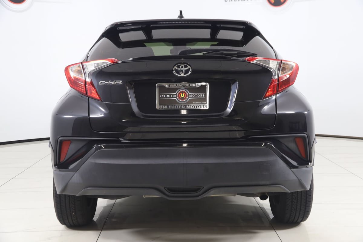 Used 2021 Toyota C-HR LE FWD image 39