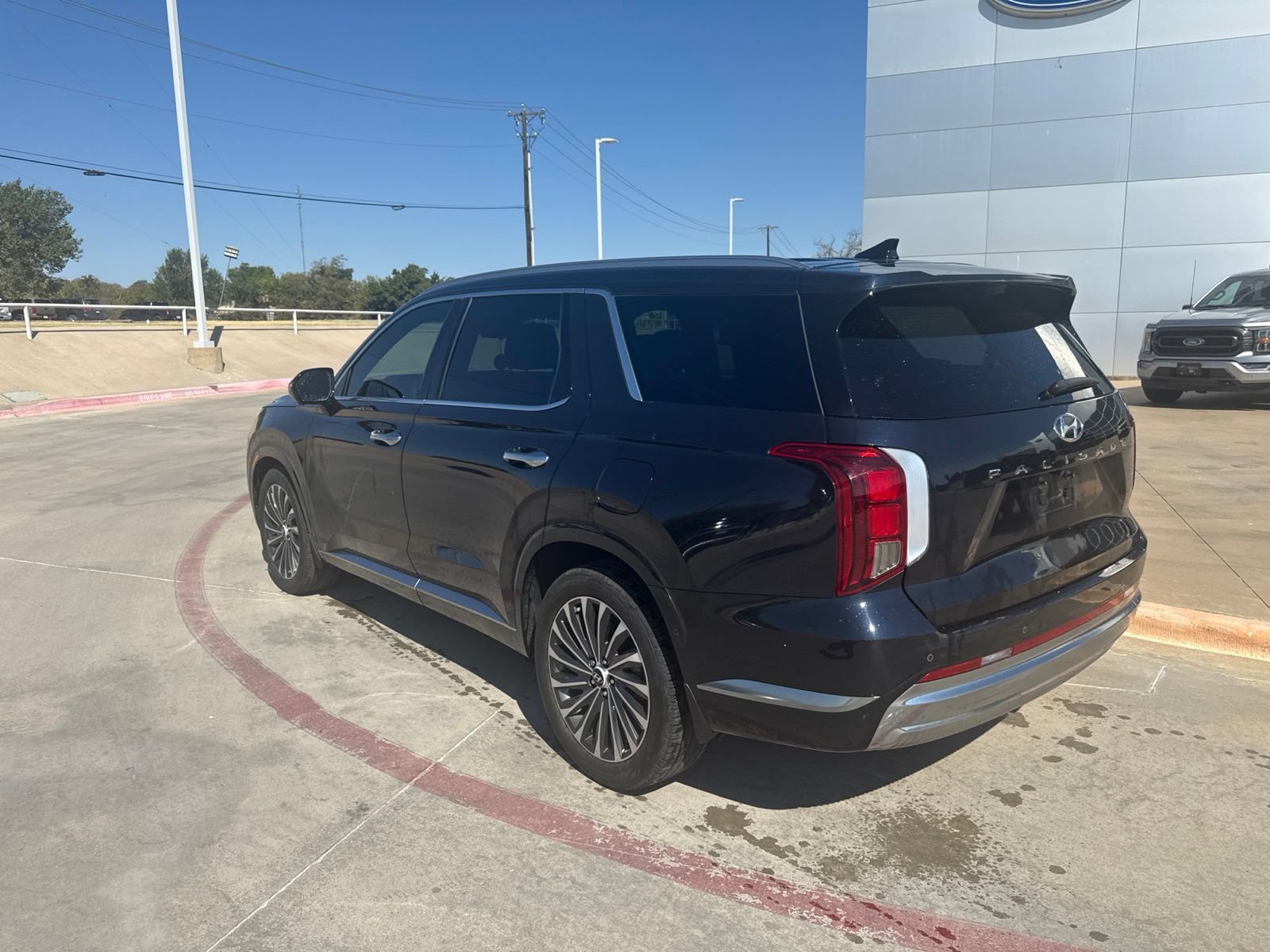 Used 2024 Hyundai Palisade Calligraphy FWD image 7