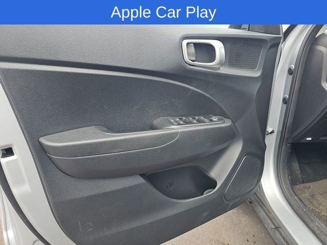 Used 2023 Hyundai Venue SEL image 8