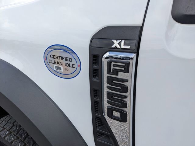 Used 2024 Ford F550 4x4 Crew Cab Super Duty image 11