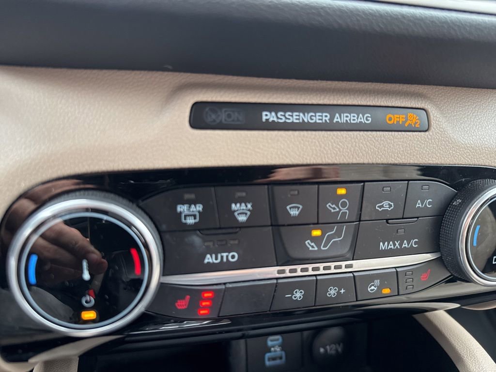 Used 2022 Ford Escape SEL image 19