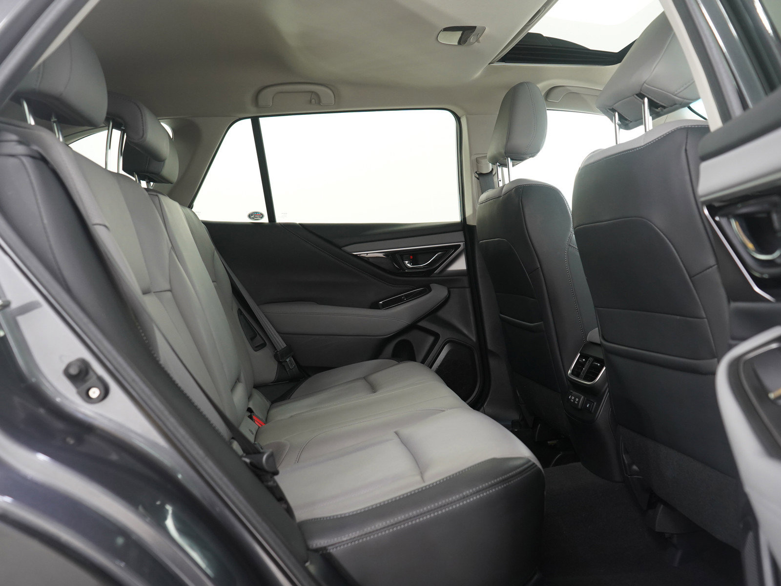 Used 2020 Subaru Outback Limited image 12