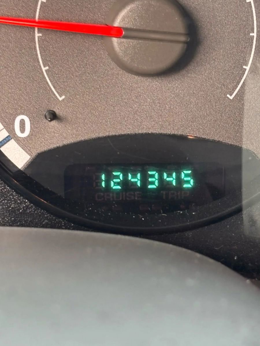 Used 2005 Jeep Liberty Renegade image 54