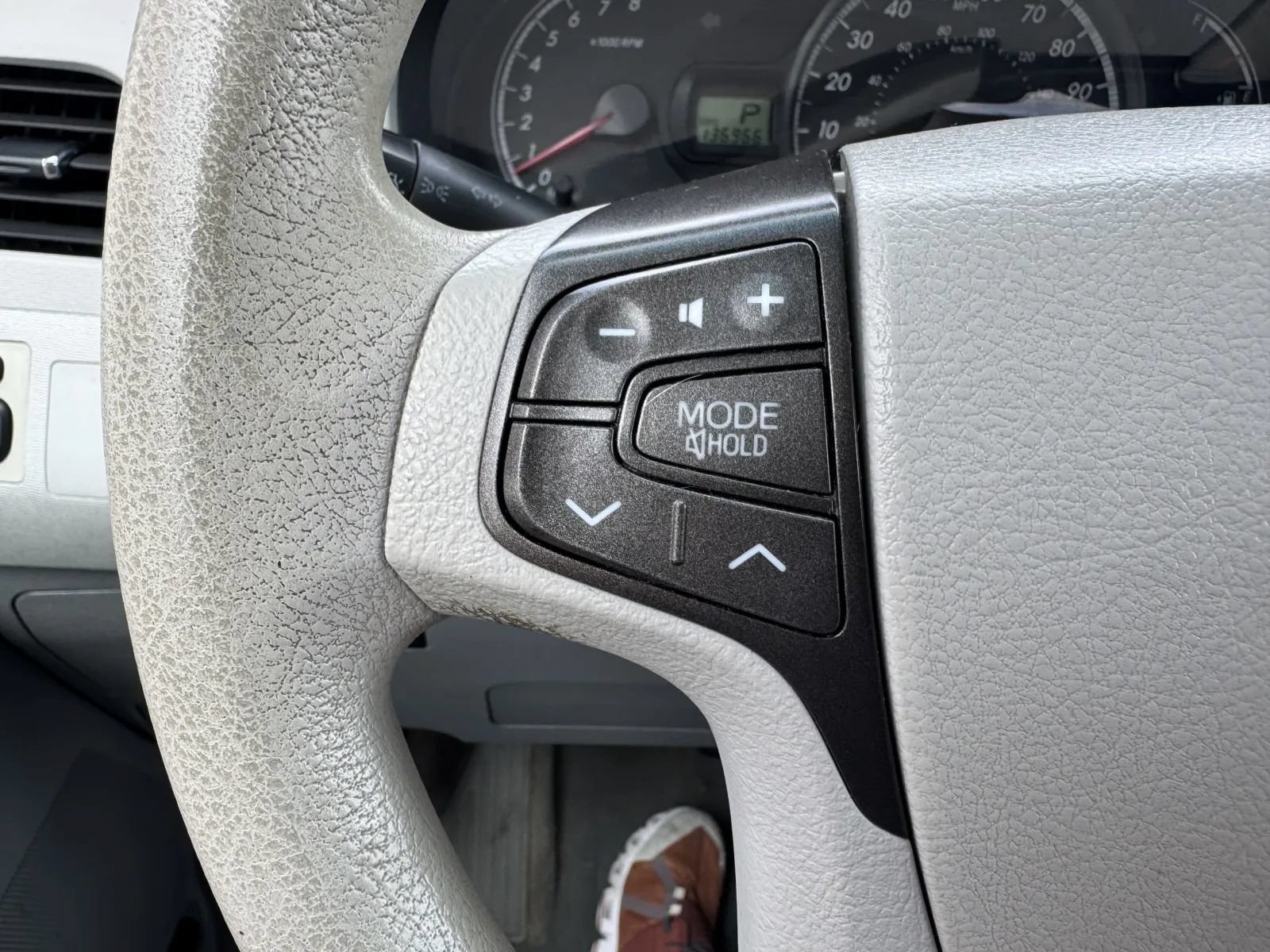 Used 2013 Toyota Sienna LE w/ Towing Pkg FWD image 22