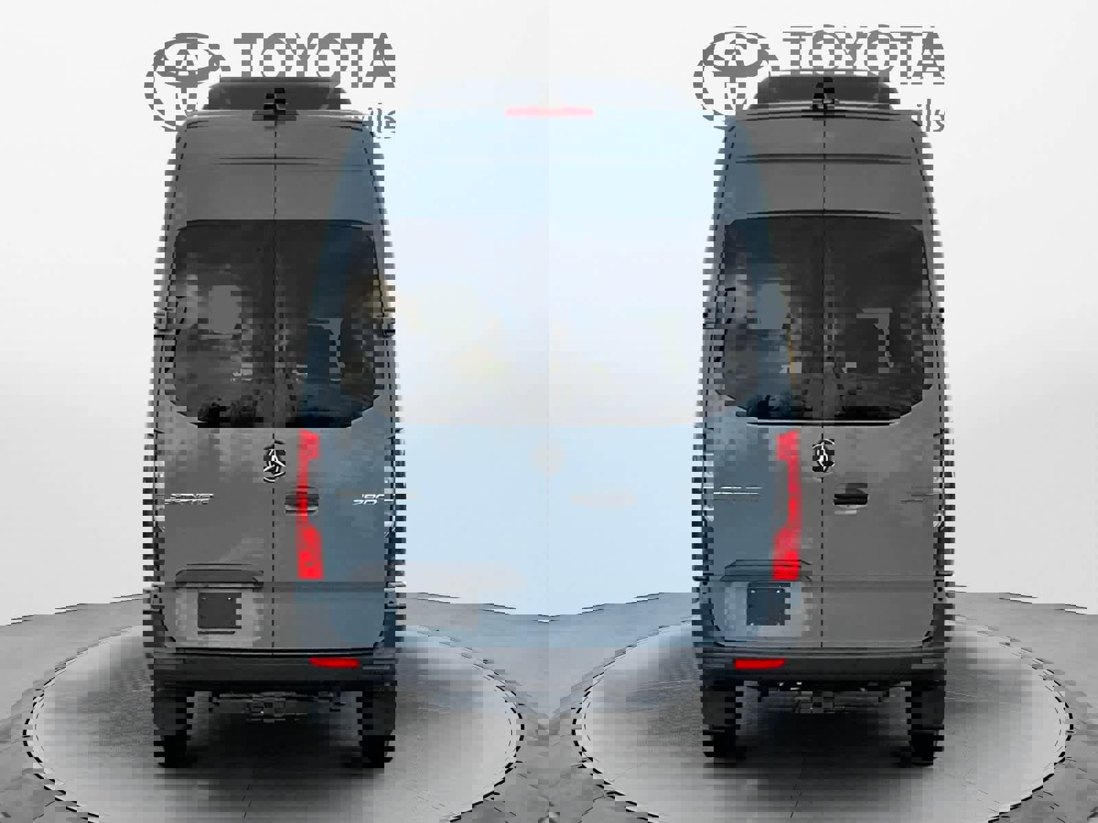 Used 2025 Mercedes-Benz Sprinter 2500 image 5