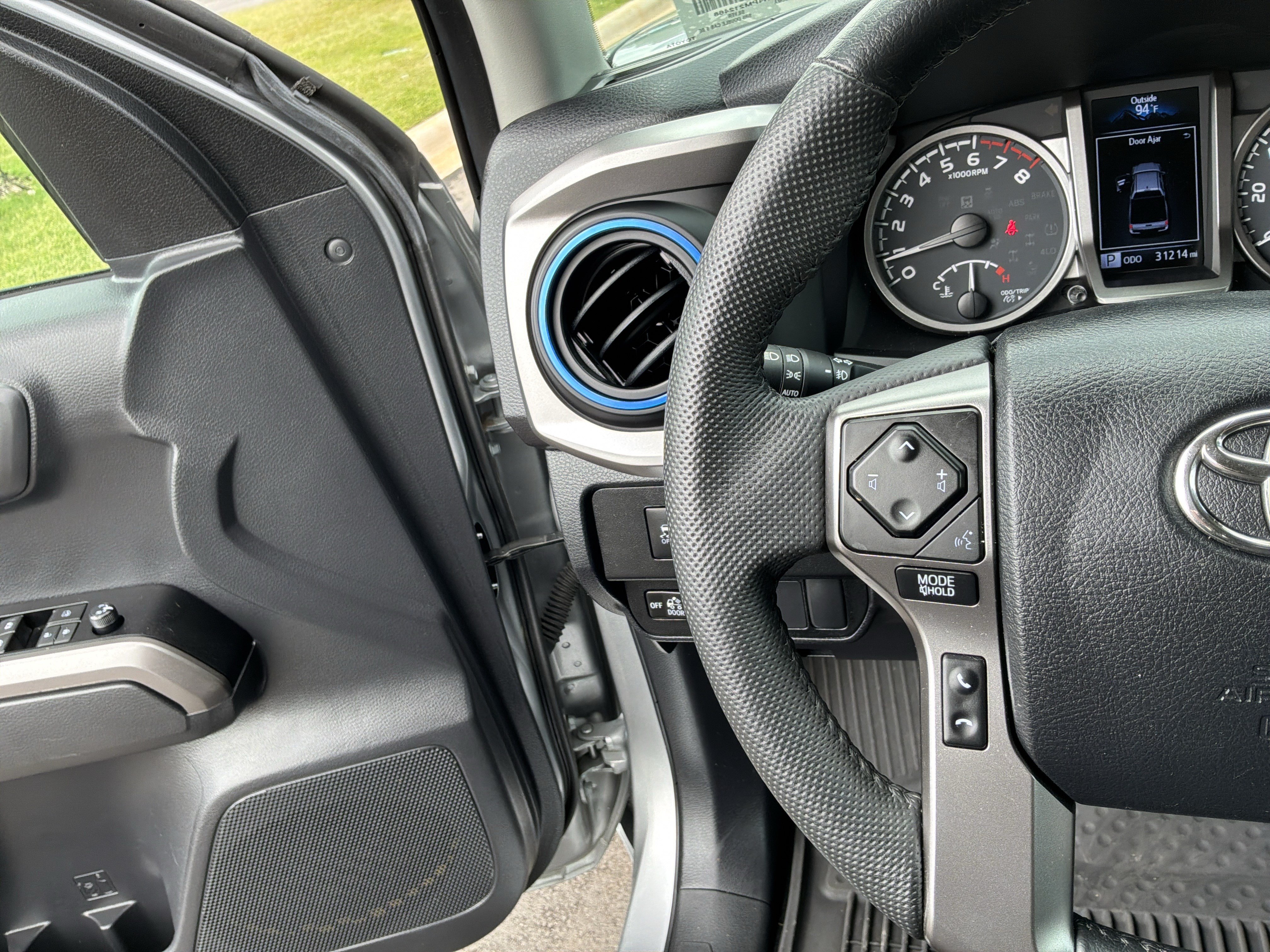 Used 2023 Toyota Tacoma SR5 RWD image 19