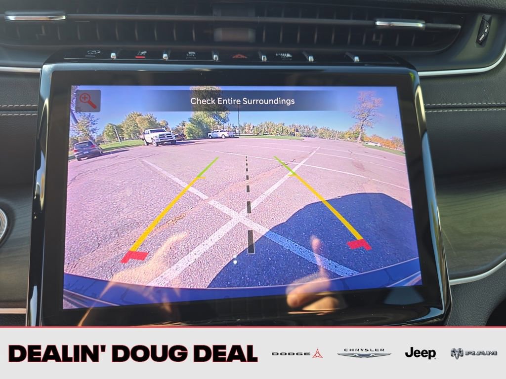 Used 2023 Jeep Grand Cherokee Limited image 21