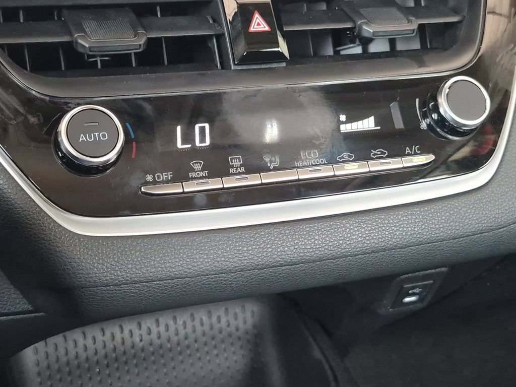 Used 2025 Toyota Corolla LE FWD image 19