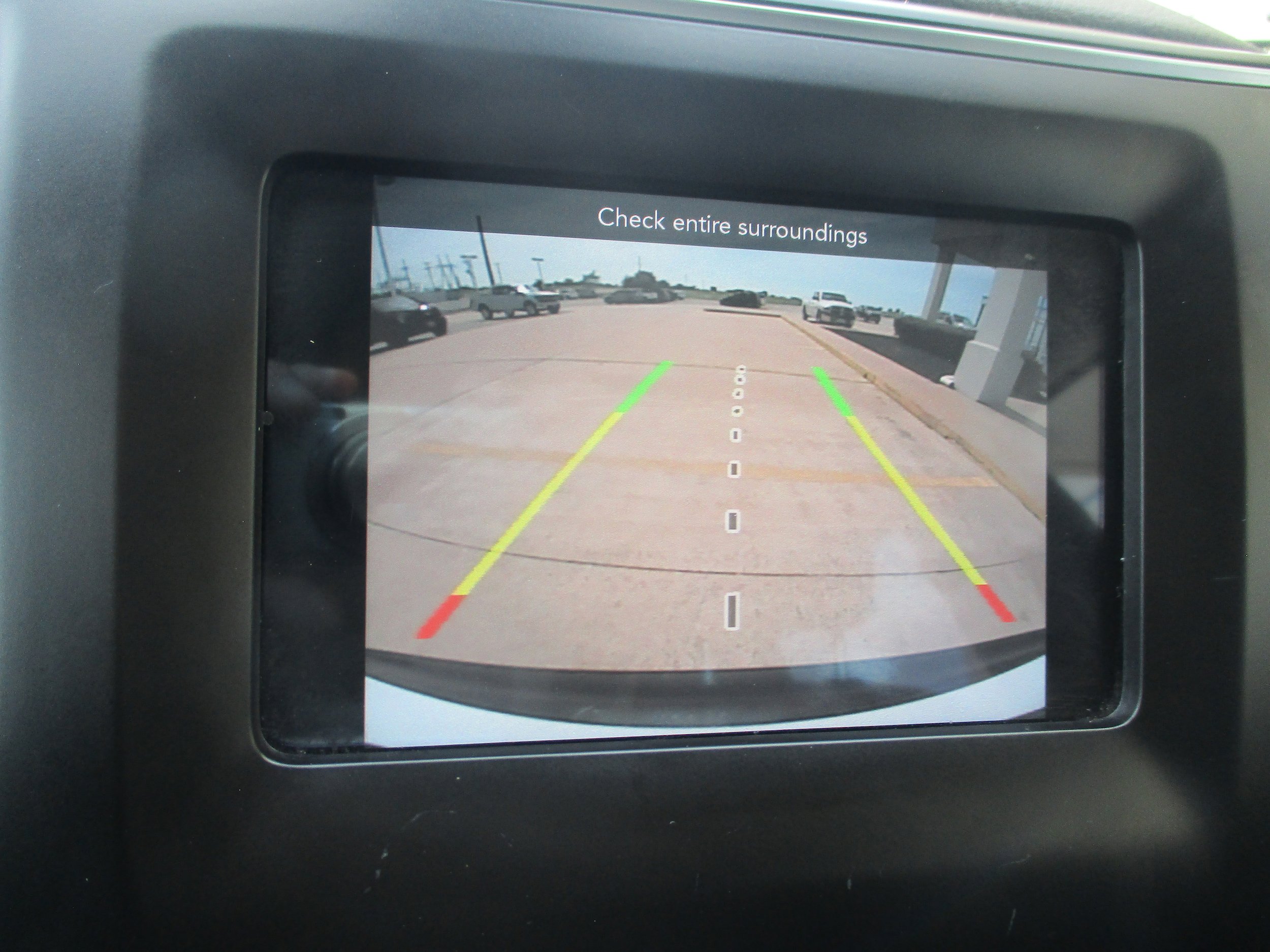 Used 2019 Jeep Cherokee Latitude w/ Popular Appearance Group FWD image 24