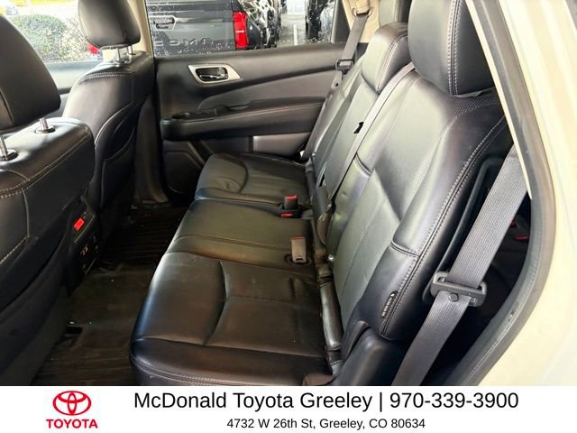 Used 2020 Nissan Pathfinder Platinum AWD/4WD image 17