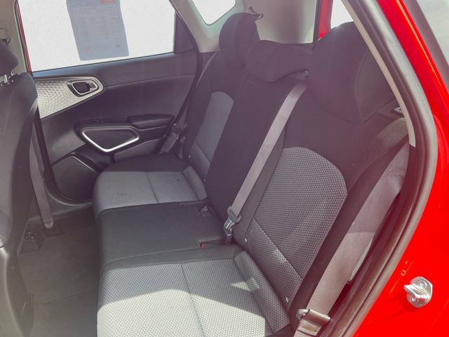 Used 2023 Kia Soul LX w/ LX Technology Package FWD image 13