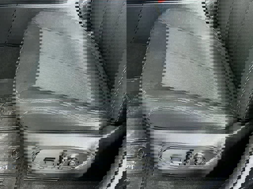 Used 2022 Jeep Grand Cherokee L Laredo w/ Luxury Tech Group I image 29