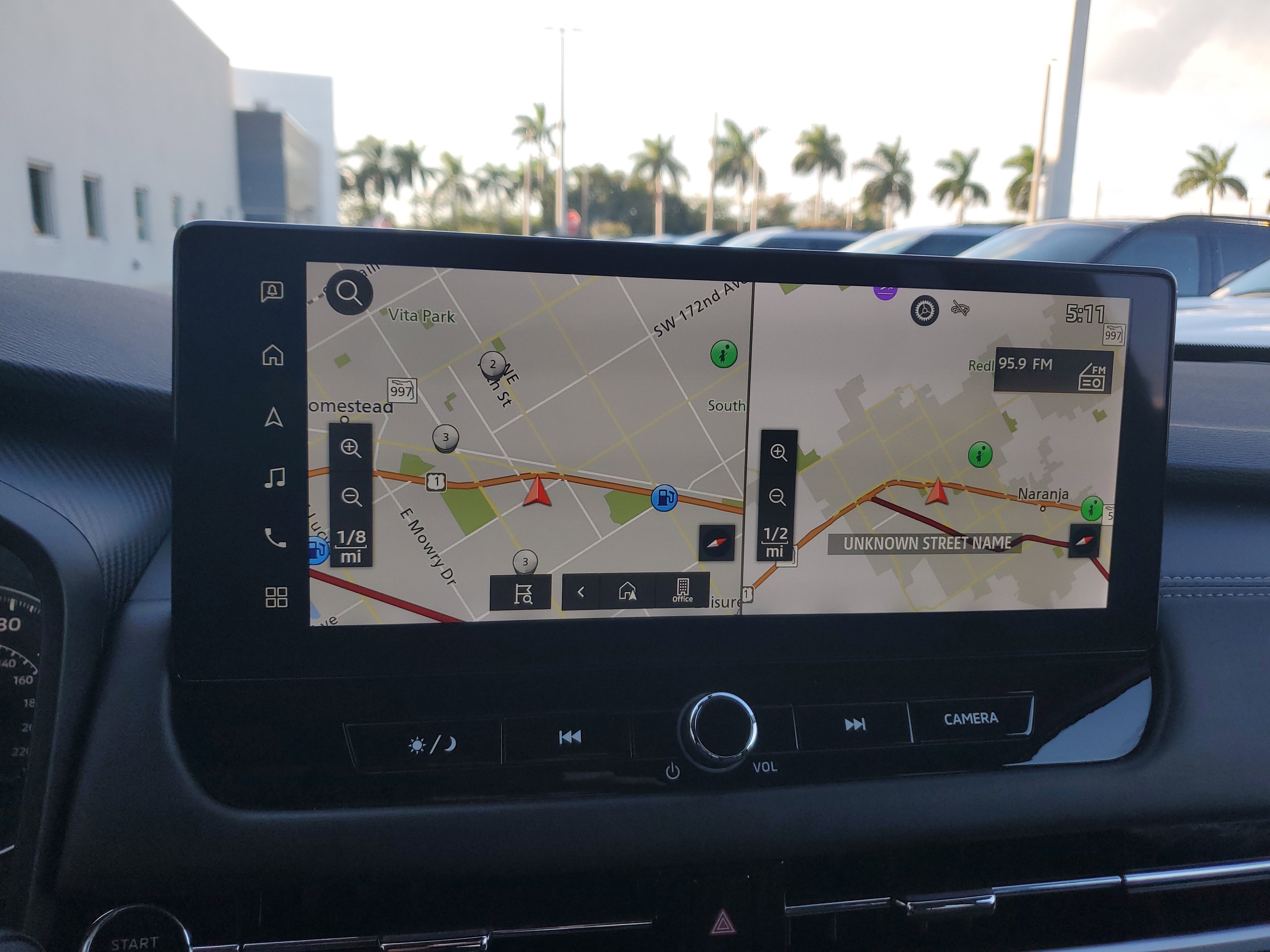 Used 2025 Mitsubishi Outlander SE image 10