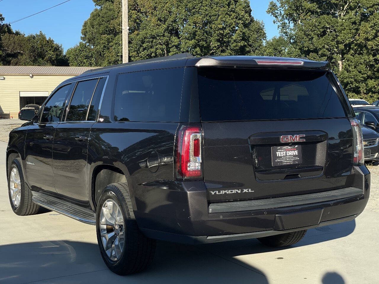 Used 2017 GMC Yukon XL SLT w/ Open Road Package RWD image 5